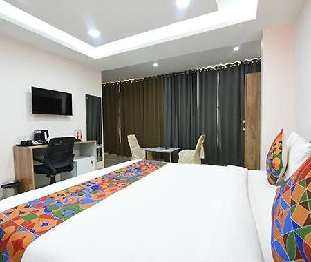 Immense Residency Hotel Фаридабад Екстериор снимка