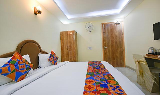 Immense Residency Hotel Фаридабад Екстериор снимка