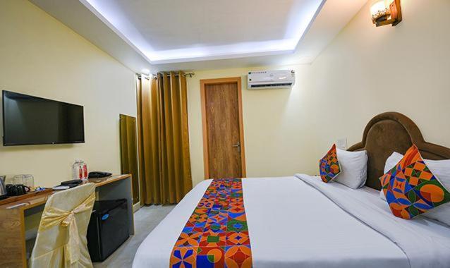 Immense Residency Hotel Фаридабад Екстериор снимка