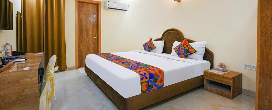 Immense Residency Hotel Фаридабад Екстериор снимка